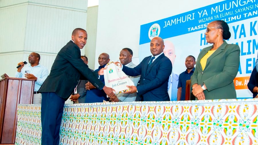 MKAISHI KWA USHIRIKIANO NA WALIMU MTAOWAKUTA KATIKA VITUO VYA KAZI - MWAMBENE